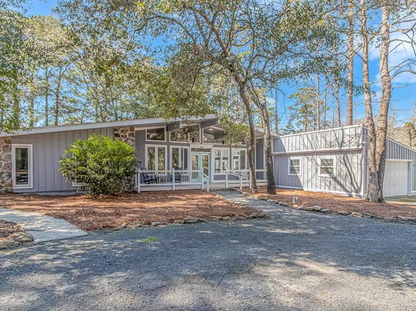 67 Massick Ln., Pawleys Island, SC 29585