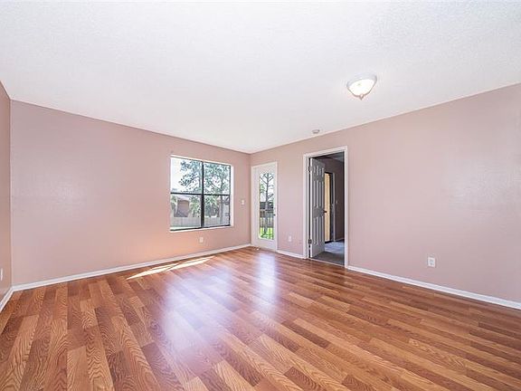 4th image of 2130 Cascades Blvd Unit 204