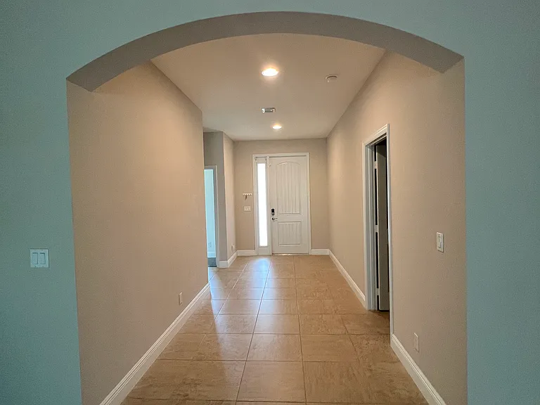 79 NE Abaca Way — Photo 3
