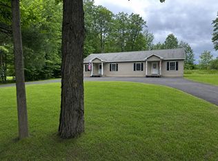 25 Trim Rd, Morrisonville, NY 12962
