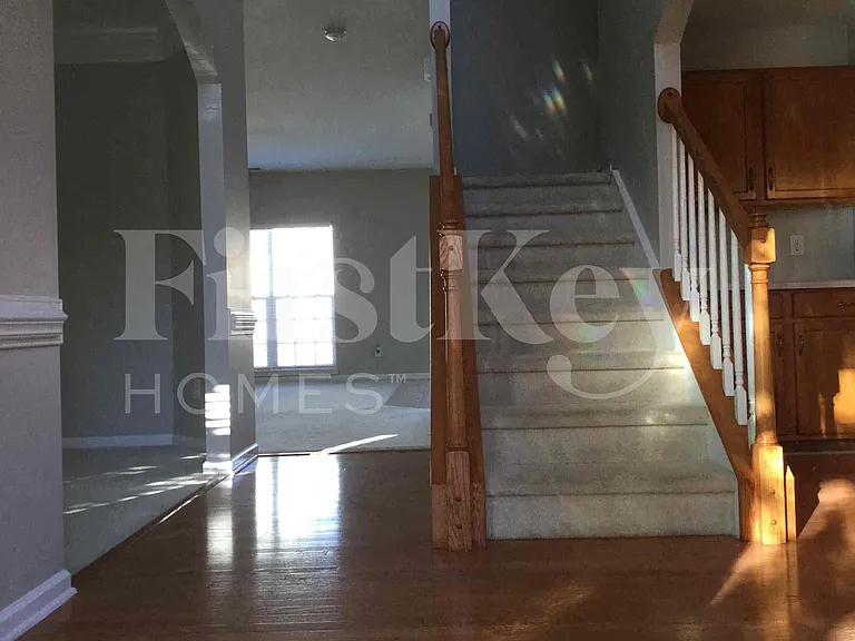 126 Center Point Dr — Photo 3