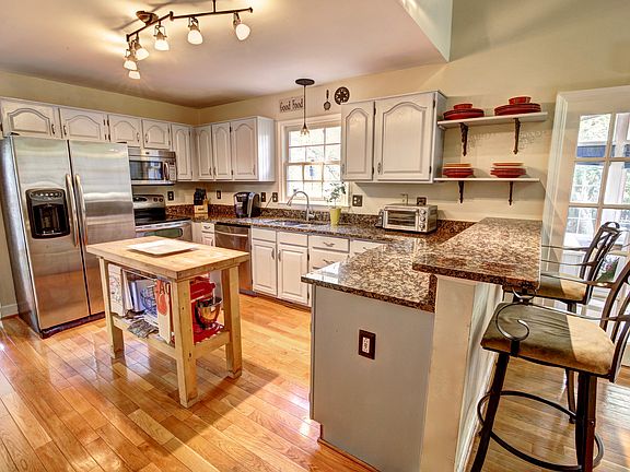 4th image of 20900 Fowlers Mill Cir