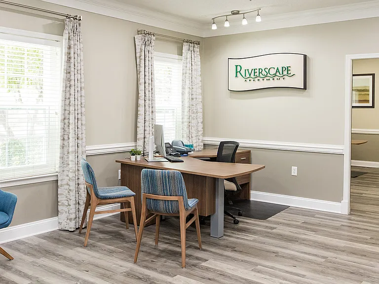 Riverscape Apartments — Photo 10