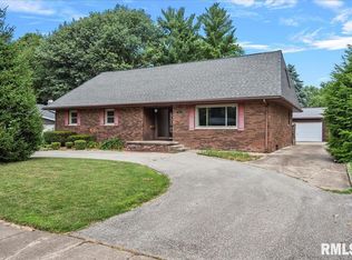 143 Exmore Dr, Springfield, IL 62704