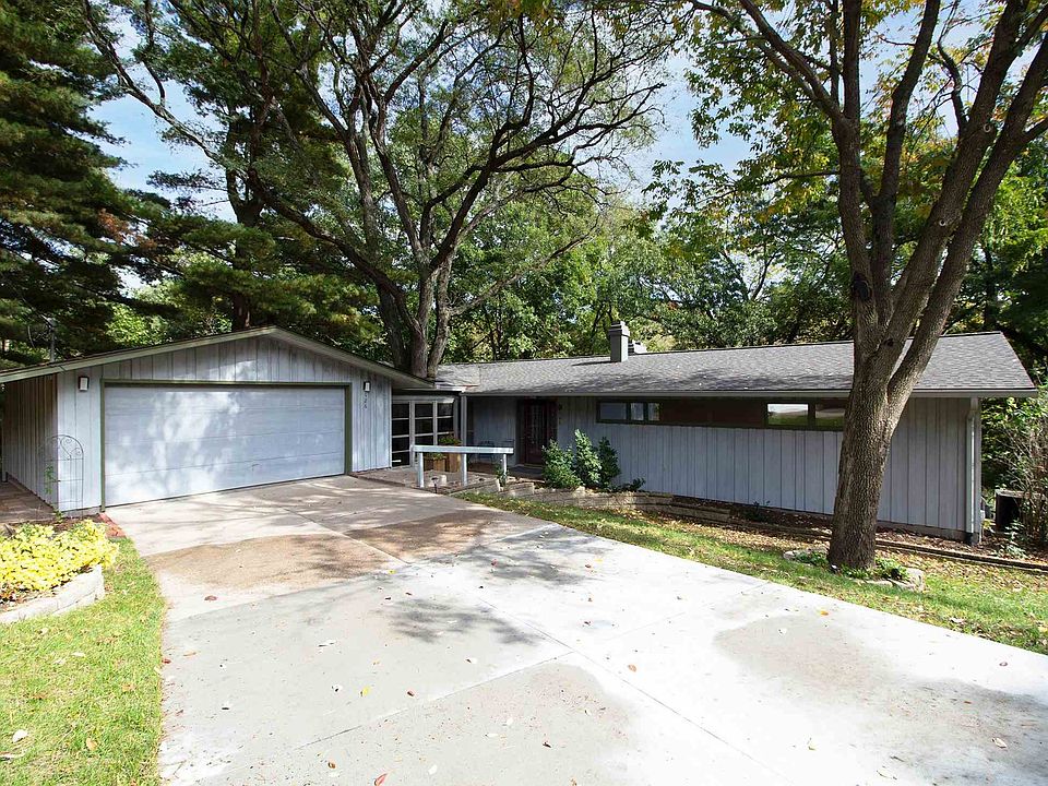 1st image of 926 32nd Avenue Ct