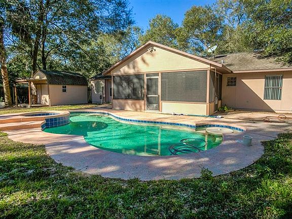2nd image of 25192 Thornhill Dr