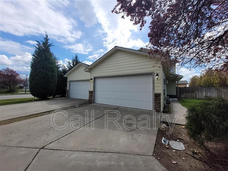 1st image of 18714 E Augusta Ct