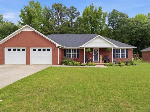 1005 Clint Dr SE, Hartselle, AL 35640