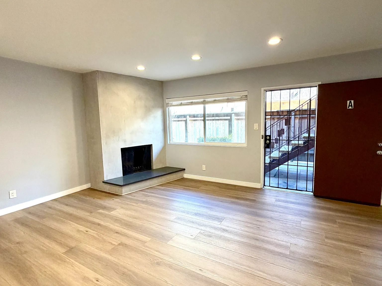2 bed, 900 sqft, $2,695 — Photo 3