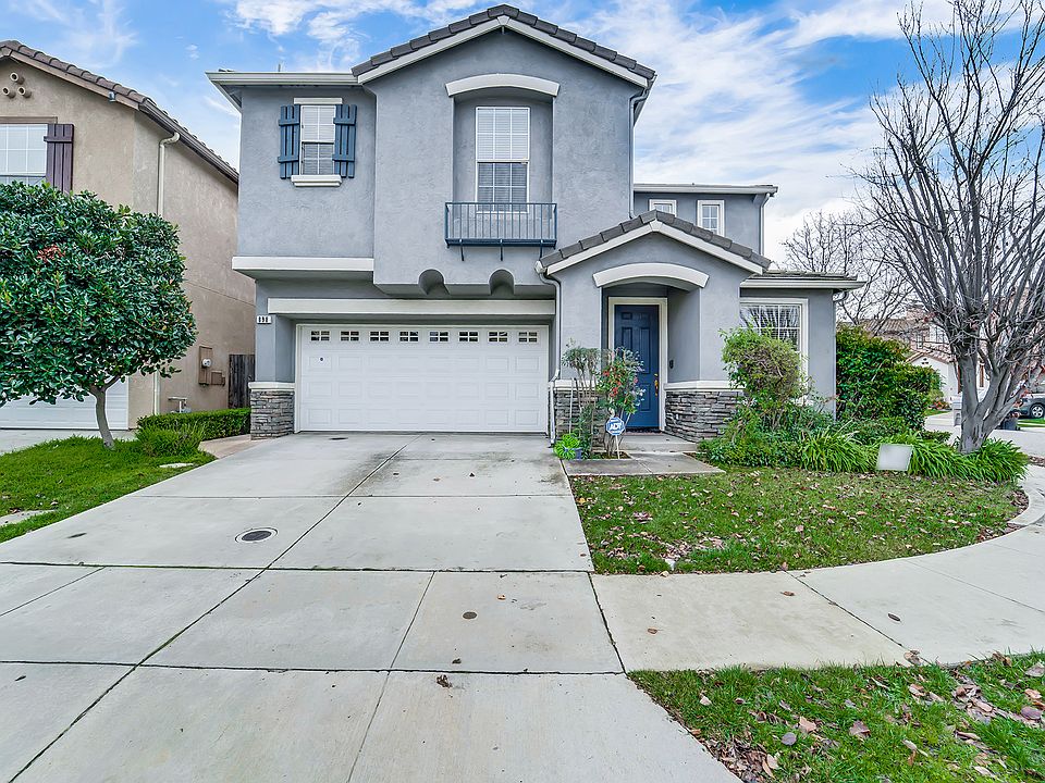 1st image of 898 La Crescent Pl