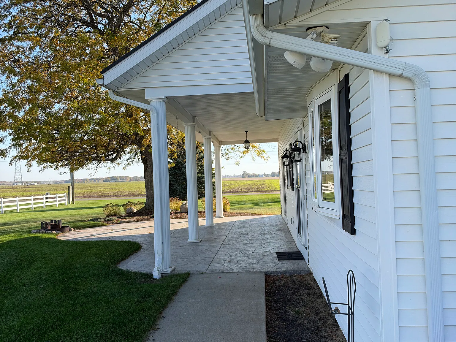 4 bed, 2826 sqft, $2,100 — Photo 3