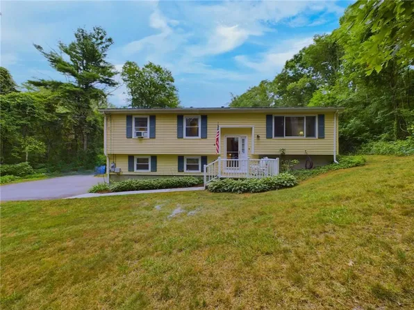 2754 B South County Trl, West Kingston, RI 02892
