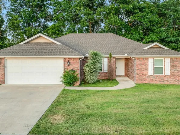 114 Lion Dr N, Gravette, AR 72736