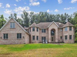 10727 Pine Valley Dr, Greenville, MI 48838