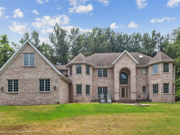 10727 Pine Valley Dr, Greenville, MI 48838