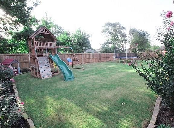 3rd image of 4004 SW Staverton Dr
