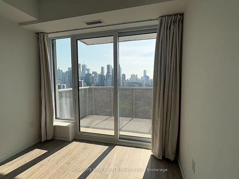 10 Oak St #1907 — Photo 14
