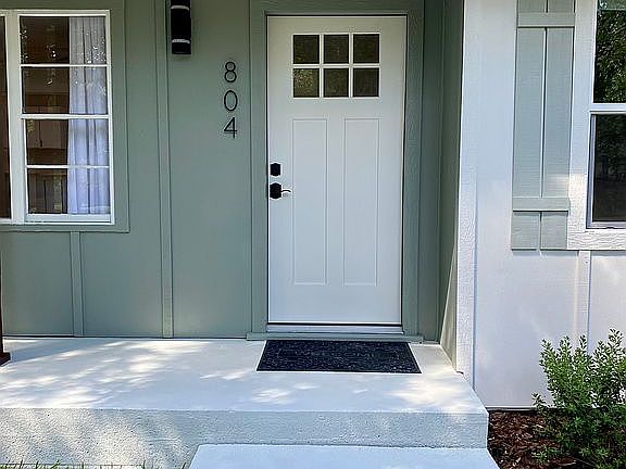 3rd image of 804 Peach St