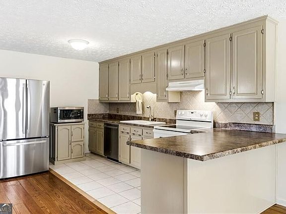 5th image of 386 Skeet Shoot Rd