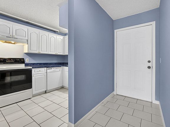 5th image of 4661 Perth Rd