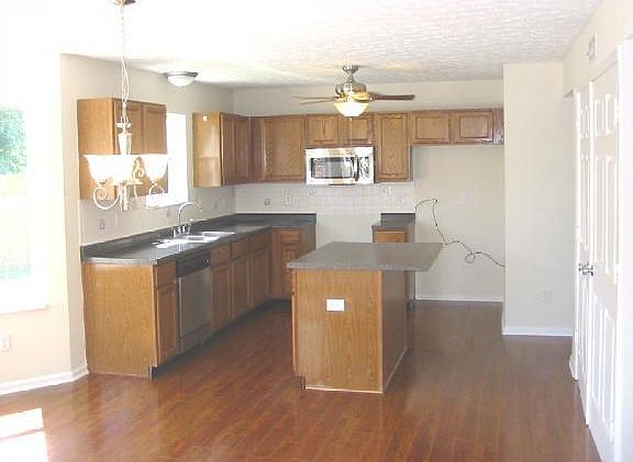 3rd image of 6331 N Kelsey Dr