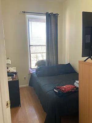 Rented by Nooklyn NYC LLC | media 4