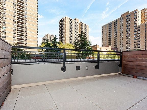 5th image of 29 Cliff St APT 2D