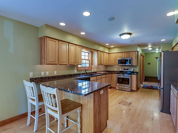 5th image of W1862 Revere Ct