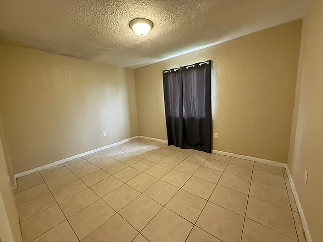 2 bed, 900 sqft, $1,250 — Photo 4