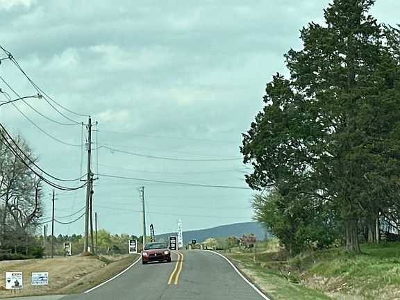 4th image of 6006 Maysville Rd