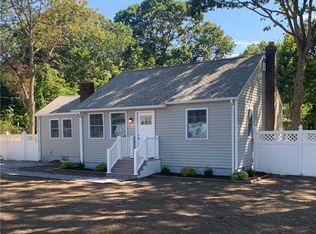 40 Laurel Ln, Shirley, NY 11967