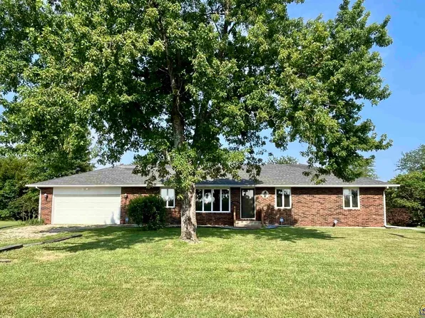 4114 Kingman Dr, Grantville, KS 66429