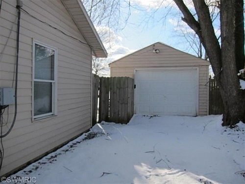 4th image of 5632 Roanoke St