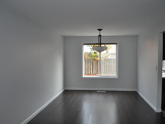 3rd image of 16417 NE 73rd St