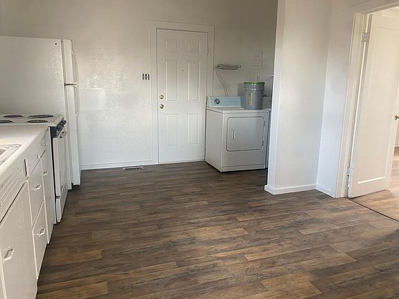 4th image of 1215 E 2nd St