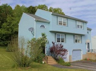 44 Ledgecrest Dr, Worcester, MA 01603