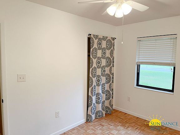 4th image of 15 Deal Ave NW
