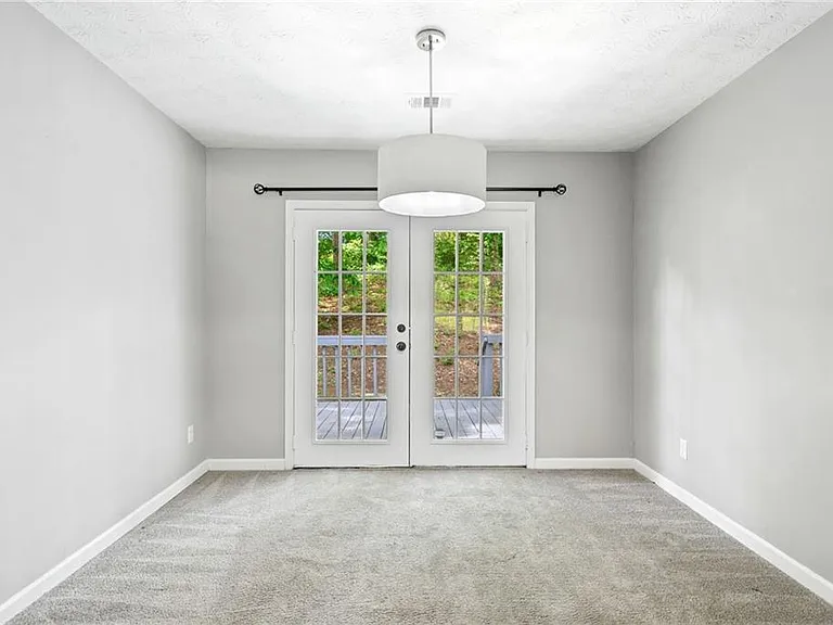 5590 Princeton Oaks Dr — Photo 13