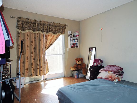 5th image of 22012 Belshire Ave Unit 15