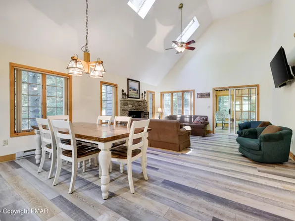 84 Short Hill Rd, Lake Harmony, PA 18624