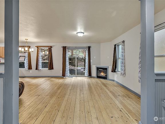 5th image of 22329 Glenview Court SE