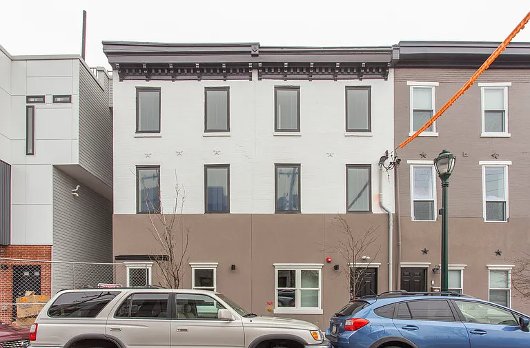 829-831 S 4th St #1 — Photo 6