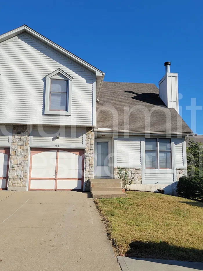 3 bed, 2.5 bath, 1728 sqft, $1,995 — Photo 2