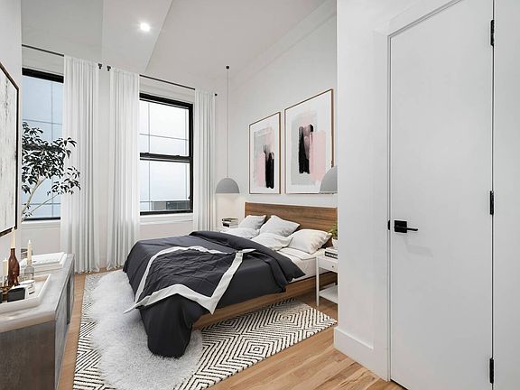 4th image of 20 E 42nd St