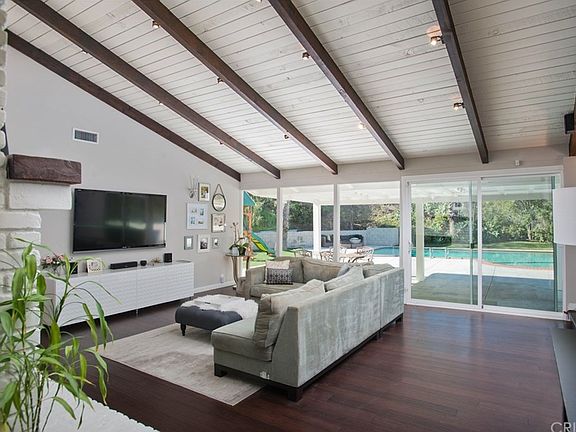 3rd image of 4597 White Oak Pl