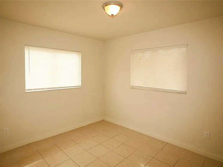 122 Gordon Ave S — Photo 9