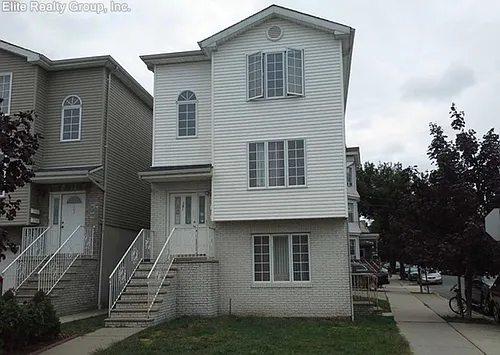 101 Manor Ave Photo 1