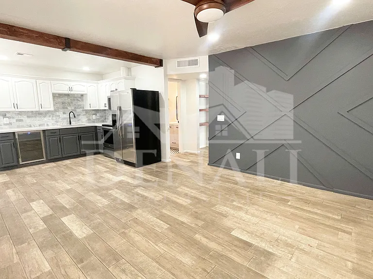 423 S Terry Ln — Photo 10