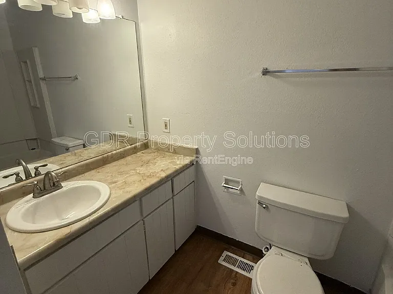 1928 Buena Vista Dr SE #A — Photo 12