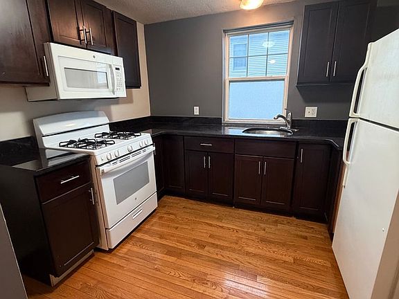 2nd image of 45 Pickering St APT 8
